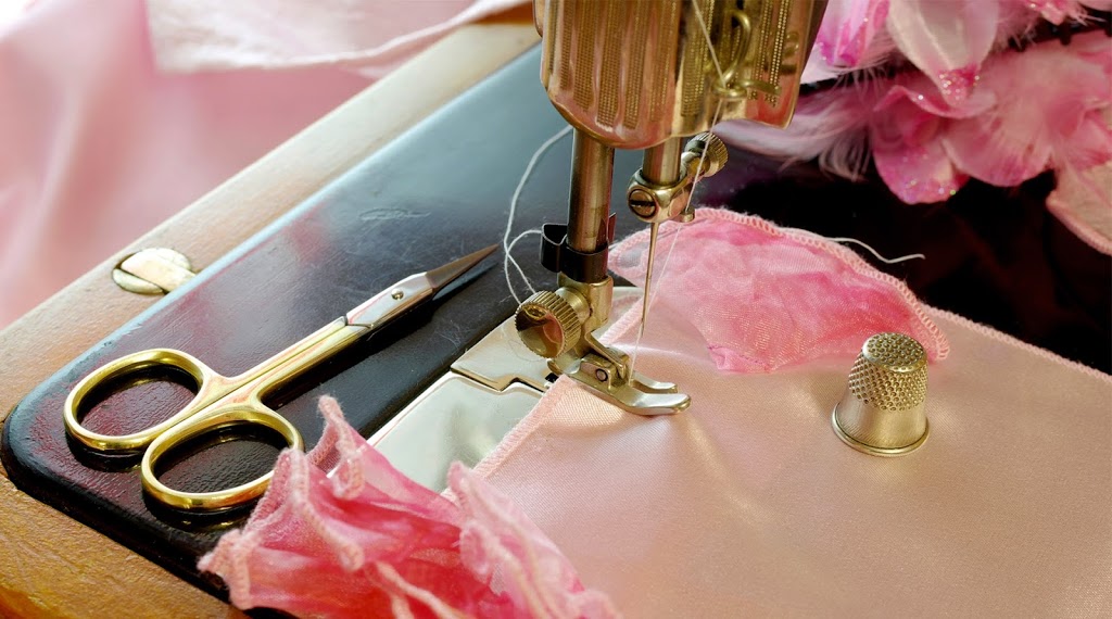 Olgas Alteration Services | 355 Trestle St, Manotick, ON K4M 0G1, Canada | Phone: (416) 737-7113