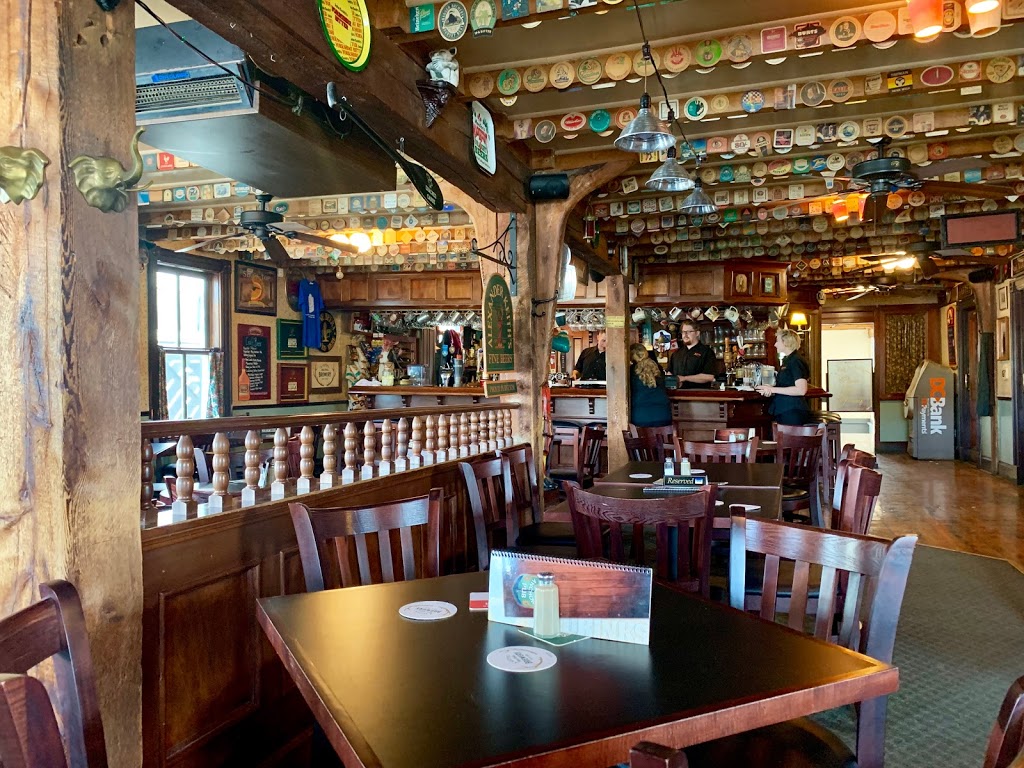 Mug & Anchor Pub Ltd | 643 Main St, Mahone Bay, NS B0J 2E0, Canada | Phone: (902) 624-6378