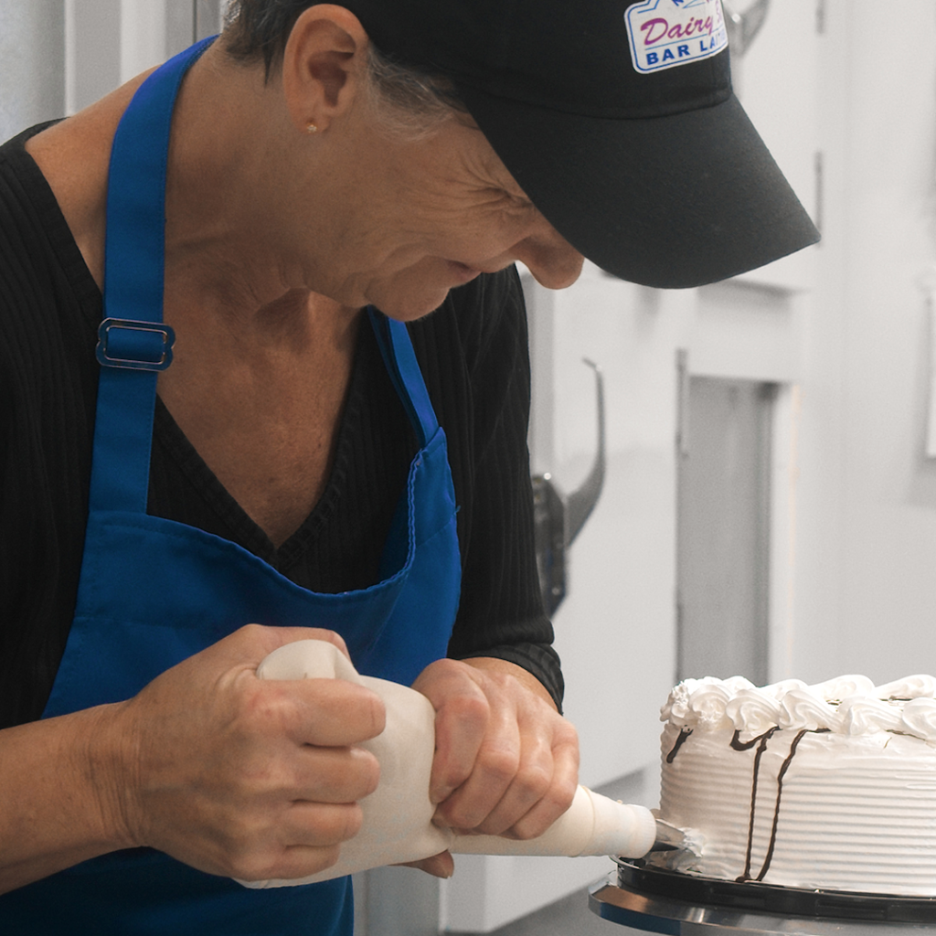 Mums Ice Cream Cakes | 563 Rue Principale, Neguac, NB E9G 1R9, Canada | Phone: (506) 776-1100