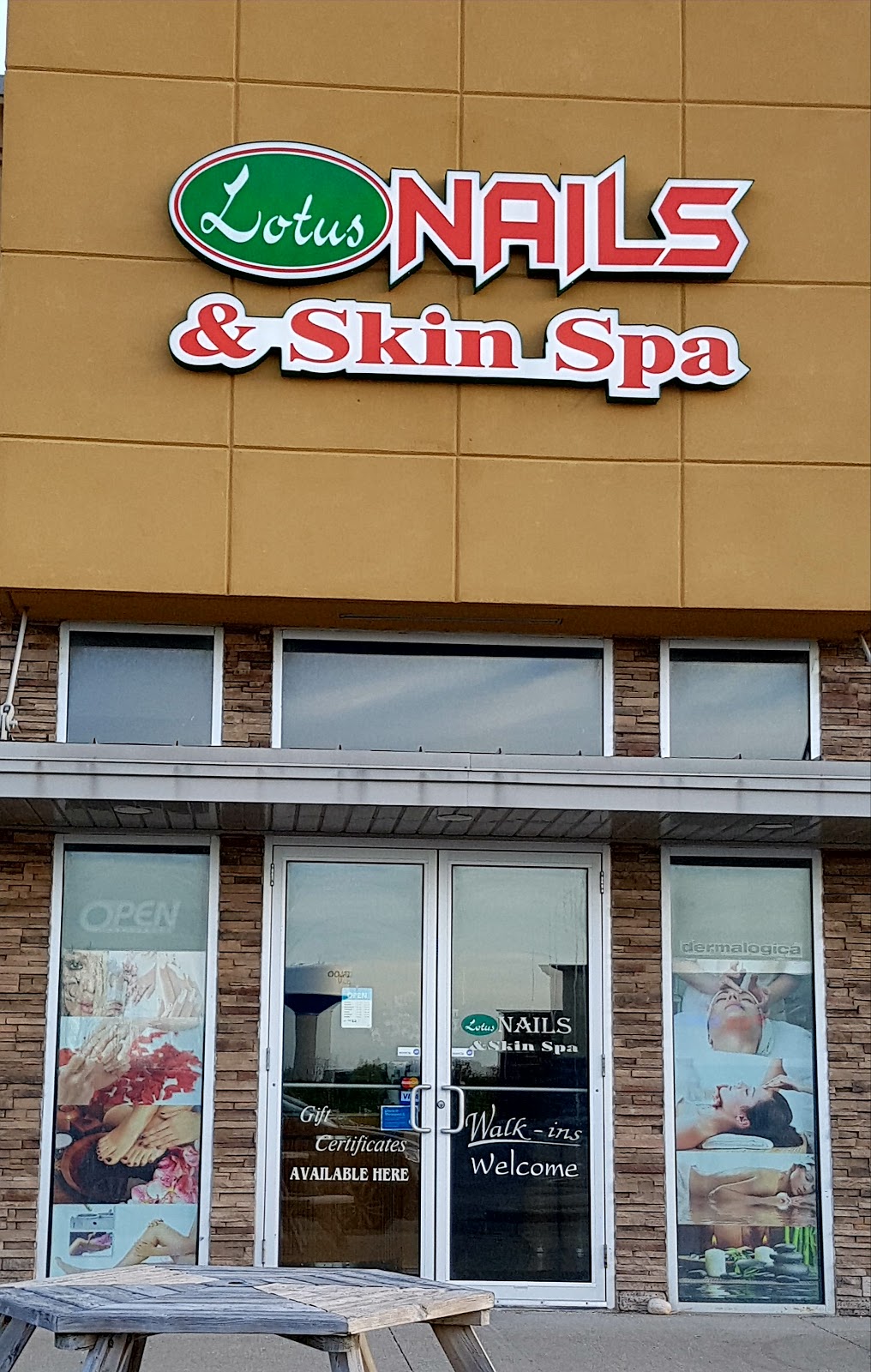 Lotus Nails & Skin Spa | 655 Erb St W, Waterloo, ON N2J 3Z4, Canada | Phone: (226) 750-3666