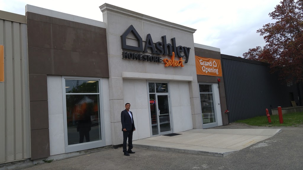 Ashley HomeStore | 707 St Lawrence St, Prescott, ON K0E 1T0, Canada | Phone: (613) 975-1160
