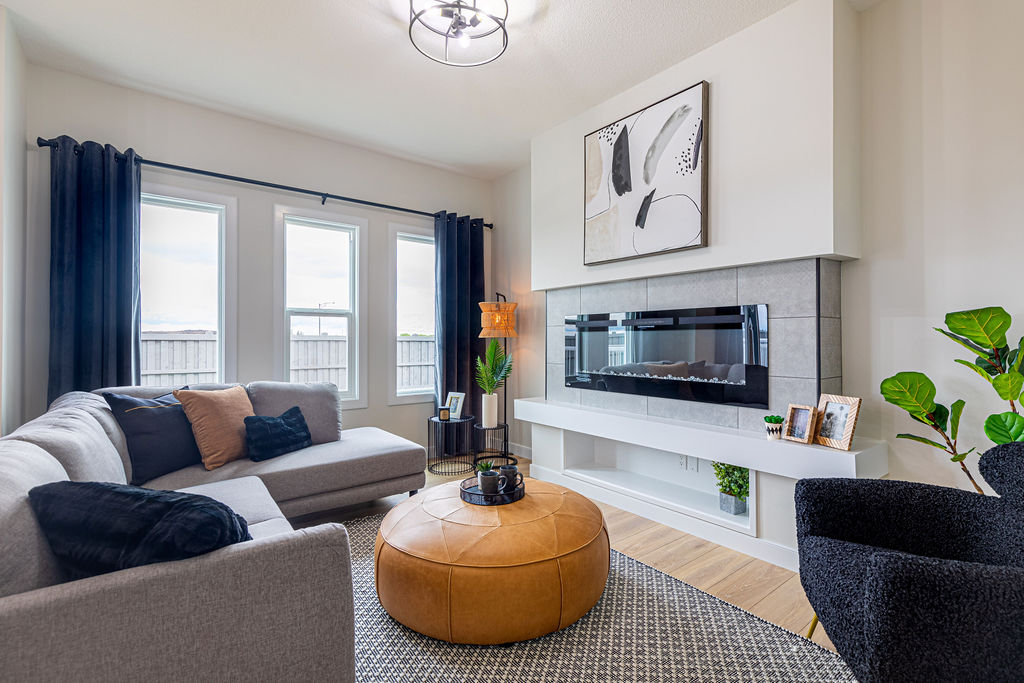 Daytona Homes - Saxony Glen Show Home | 3031 166 Street SW, Edmonton, AB T6W 4P8, Canada | Phone: (780) 452-2288
