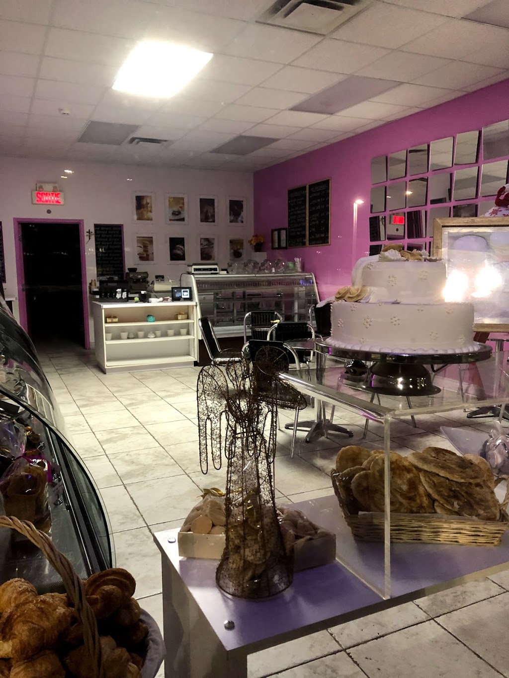 Patisserie Gerard | 1142 Boulevard Marcel-Laurin, Saint-Laurent, QC H4R 1J7, Canada | Phone: (514) 903-3253