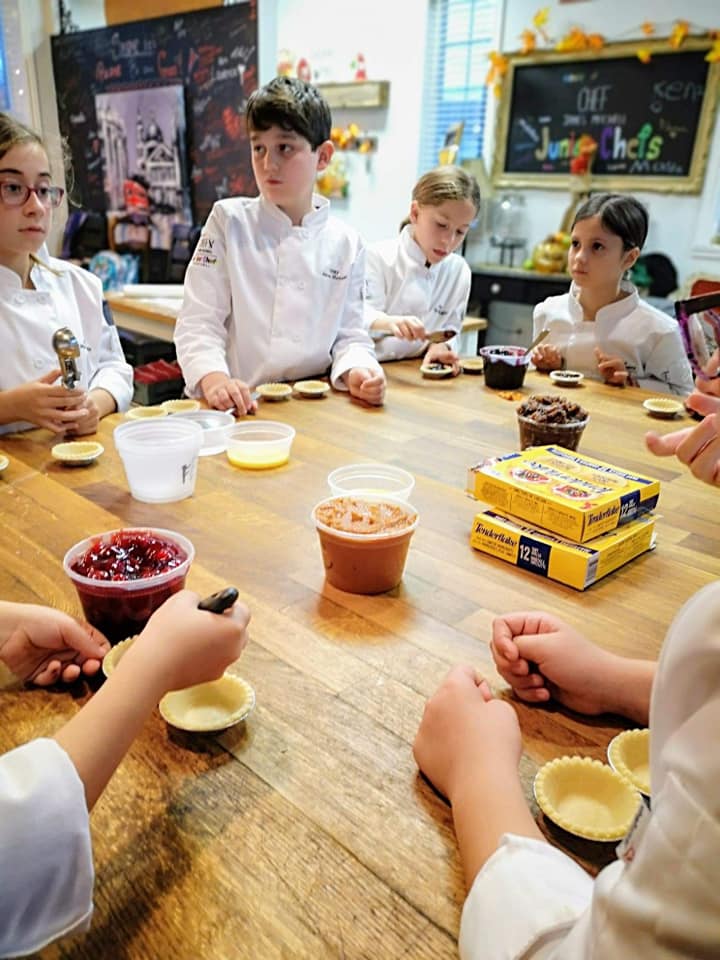 House of Junior Chefs | 1061 Rue de la Paix, Saint-Lazare, QC J7T 2A8, Canada | Phone: (514) 941-5483