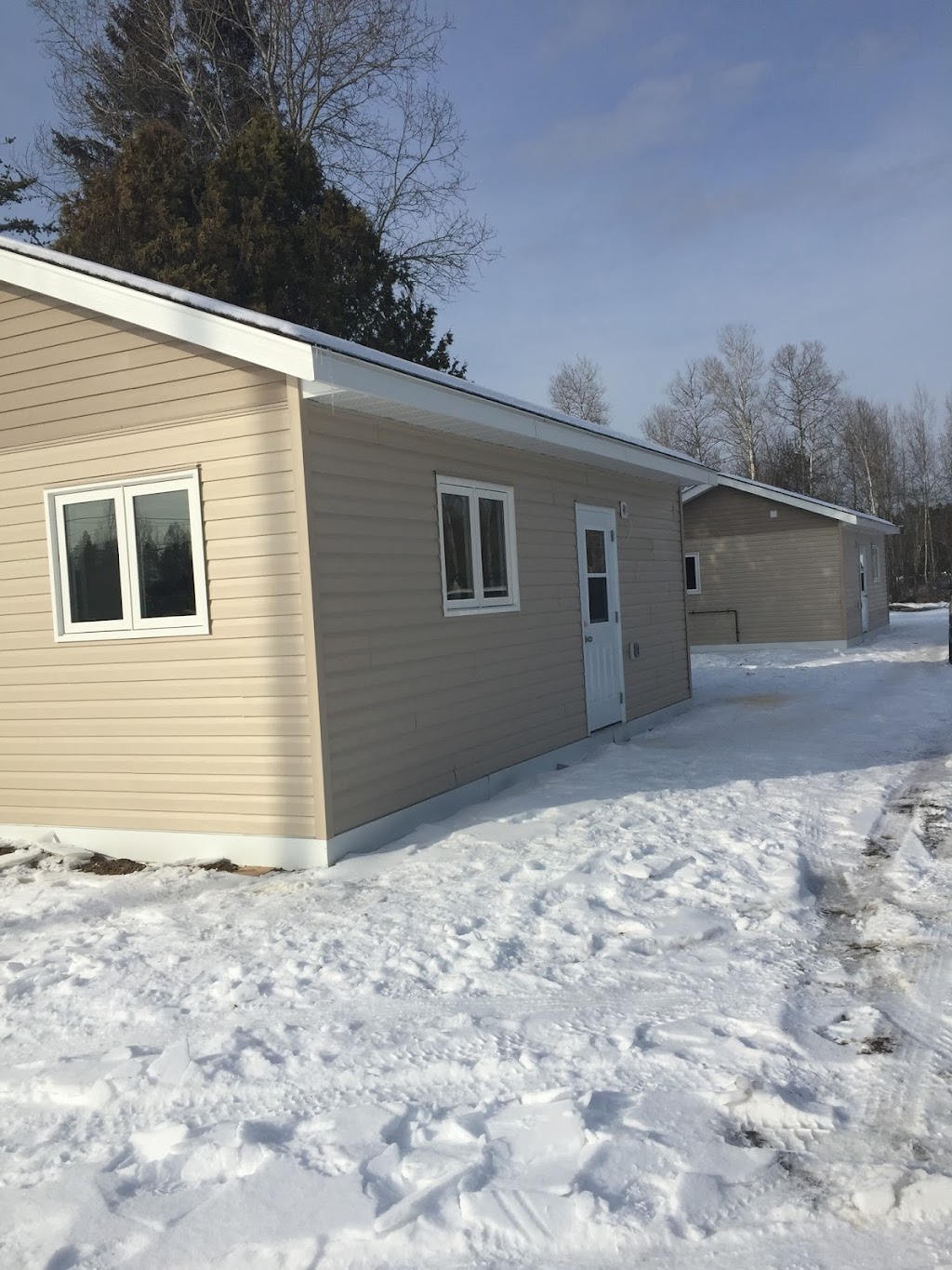 Four Seasons Algonquin Cabins | 14 Major Lake Rd, Madawaska, ON K0J 2C0, Canada | Phone: (705) 809-1392