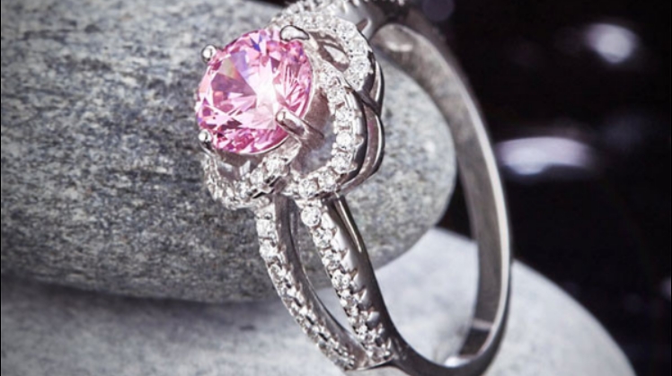 Rings, Rings, Rings | 106 St. &, 40 Ave NW, Edmonton, AB T6J 2N8, Canada