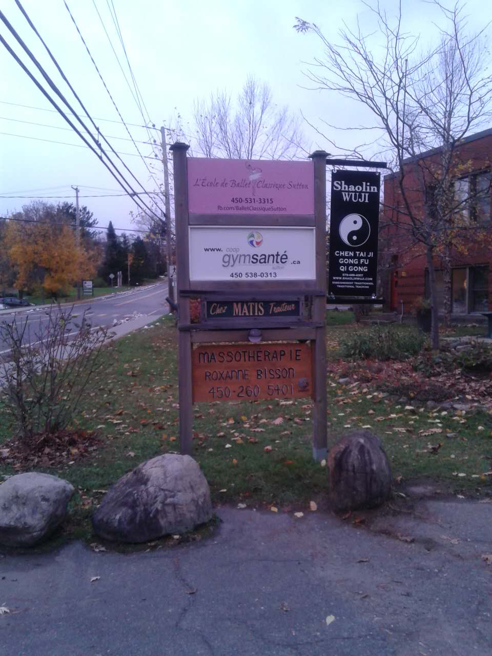 Shaolin wuji centre | 333 Chemin de la Falaise, Sutton, QC J0E 2K0, Canada | Phone: (579) 488-4007