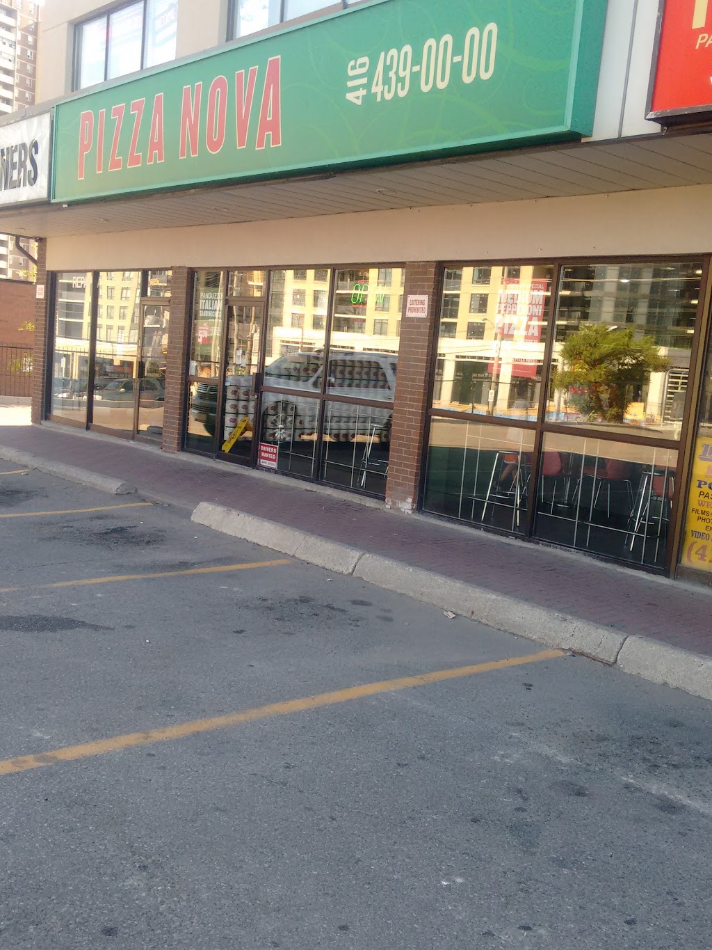 Pizza Nova | 2347 Finch Ave W, North York, ON M9M 2W8, Canada | Phone: (416) 439-0000