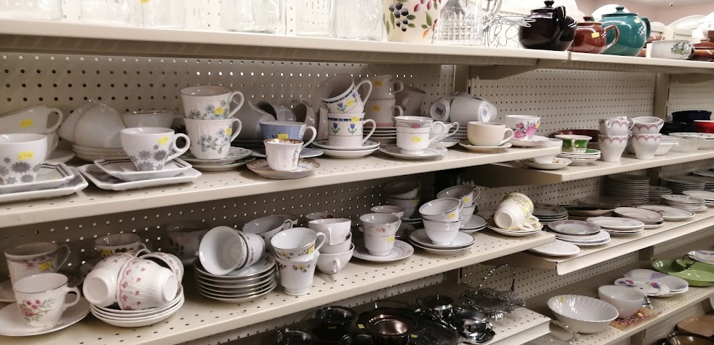 Riverton MCC Thrift Shop | 18 Reggie Leach Dr, Riverton, MB R0C 2R0, Canada | Phone: (204) 378-2967