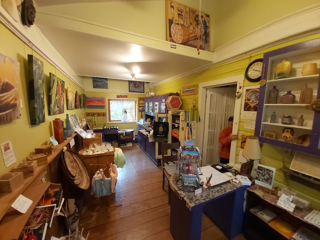 G Gs Gallery And Gifts | 309 Evenson Ave, Manitou Beach, SK S0K 4T1, Canada | Phone: (306) 917-7719