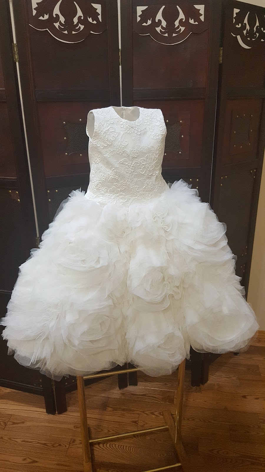 couture by maisoon | 104 Douglas Glen Crescent SE, Calgary, AB T2Z 3M6, Canada | Phone: (403) 990-1575