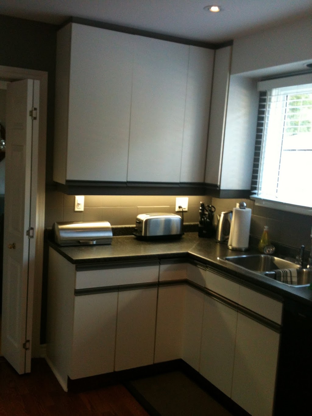 Peter Golle Painting | 370 Lakeview Ave, Kingston, ON K7M 3V8, Canada | Phone: (613) 876-7568