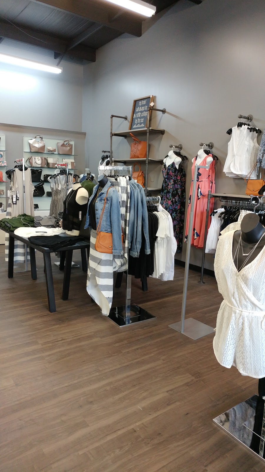 Platinum Boutique | 777 St Clair St, Chatham-Kent, ON N7L 0E9, Canada | Phone: (519) 397-0672