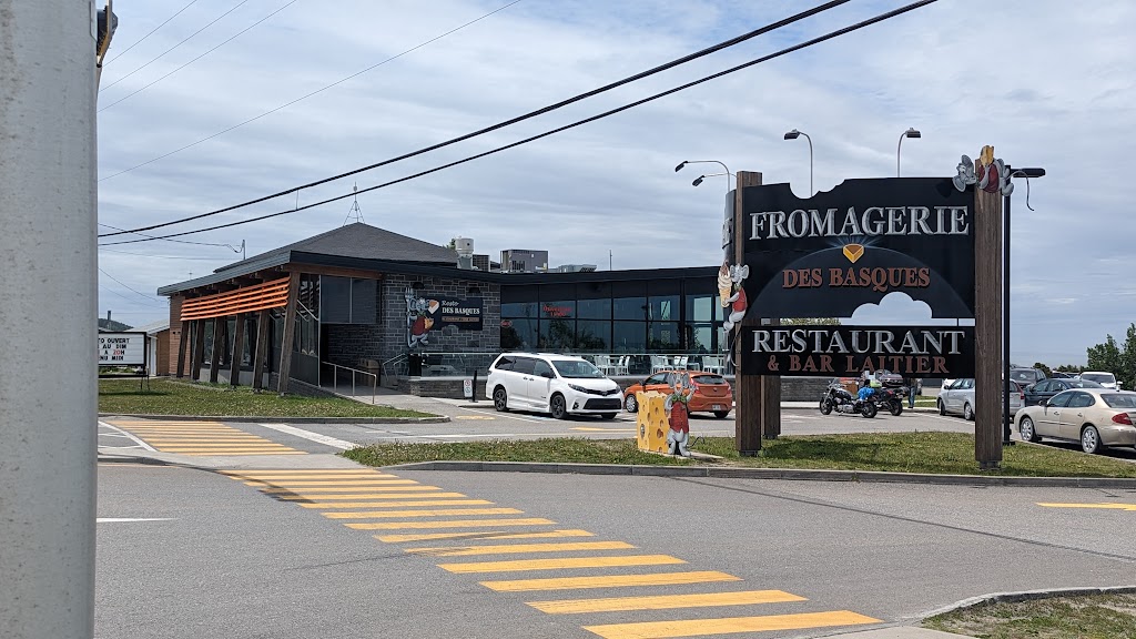 Resto des Basques | 68 QC-132, Trois-Pistoles, QC G0L 4K0, Canada | Phone: (418) 851-2991