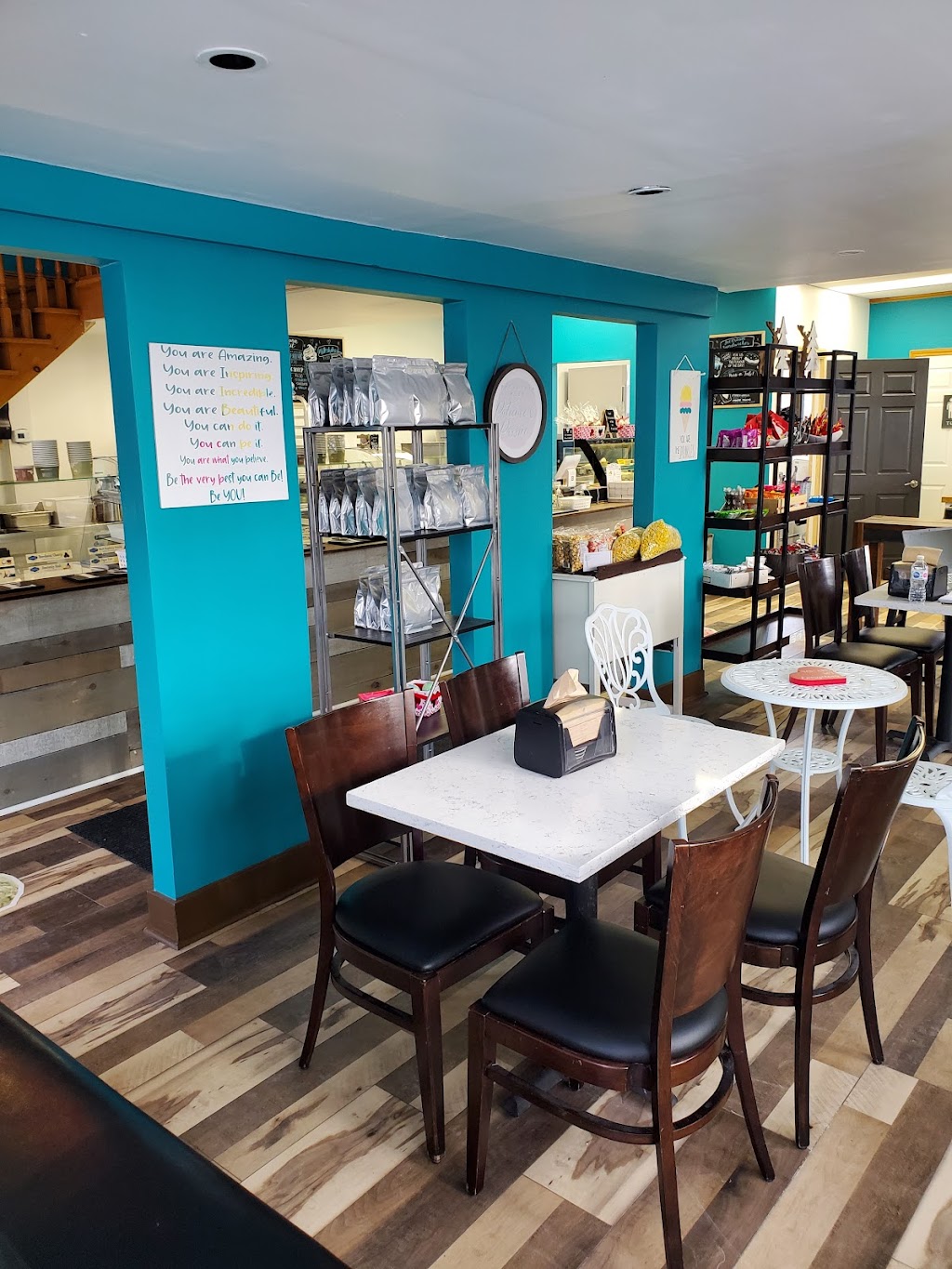 Sweet Carolines Ice Cream & Treats | 2057 Victoria St N Unit 1, Breslau, ON N0B 1M0, Canada | Phone: (226) 978-6675