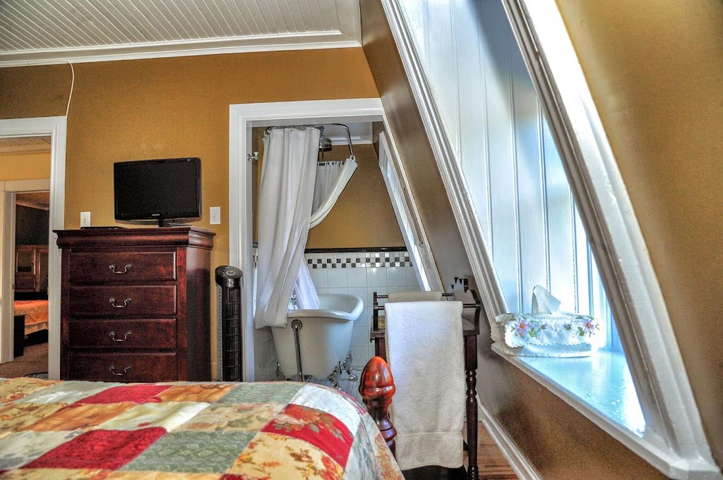 Rosedale Manor Bed and Breakfast Inn | 40 Orcan Dr, Placentia, NL A0B 2Y0, Canada | Phone: (877) 999-3613