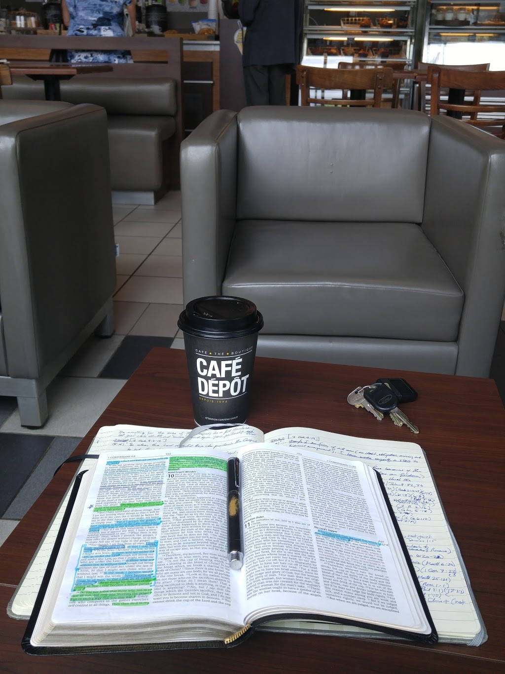 Café Dépôt | 655 Rue de la Concorde, Saint-Romuald, QC G6W 8A7, Canada | Phone: (418) 839-9272