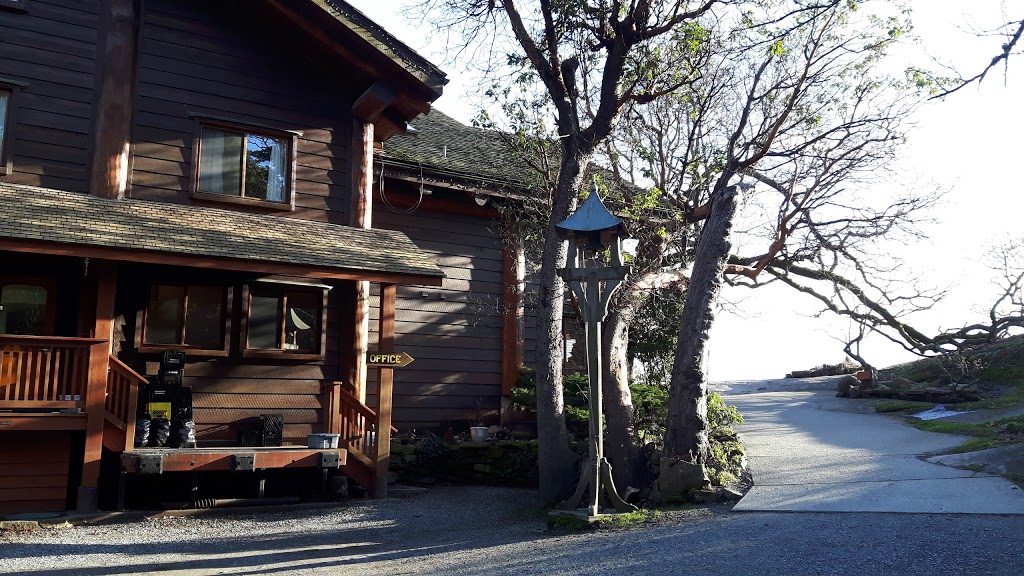 Yellow Point Lodge | 3700 Yellow Point Rd, Ladysmith, BC V9G 1E8, Canada | Phone: (250) 245-7422