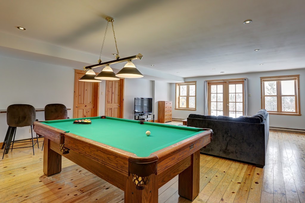 Chalet no. 81 by Fiddler Lake Resort® (Cerf-Deer) | 15 Chem. du Grand-Pic, Mille-Isles, QC J0R 1A0, Canada | Phone: (800) 721-0371