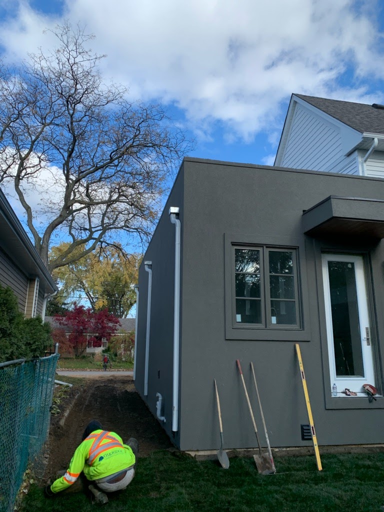 Custom Contracting Roofing Kitchener | 151 Ontario St N, Kitchener, ON N2H 4Y5, Canada | Phone: (519) 900-3235