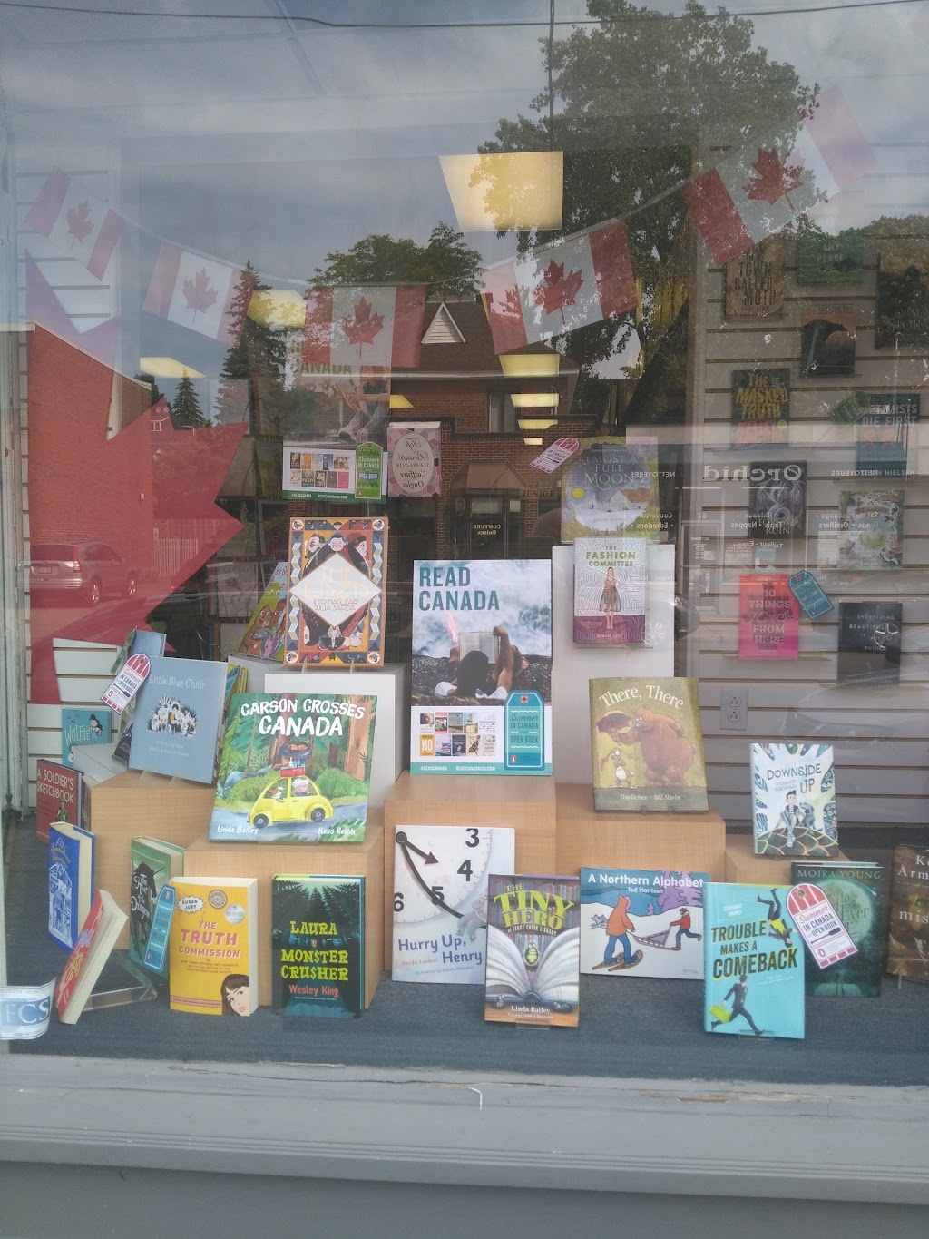 Librairie Bonder Bookstore Inc. | 52 Westminster North, Montréal-Ouest, QC H4X 1Y9, Canada | Phone: (514) 484-7131