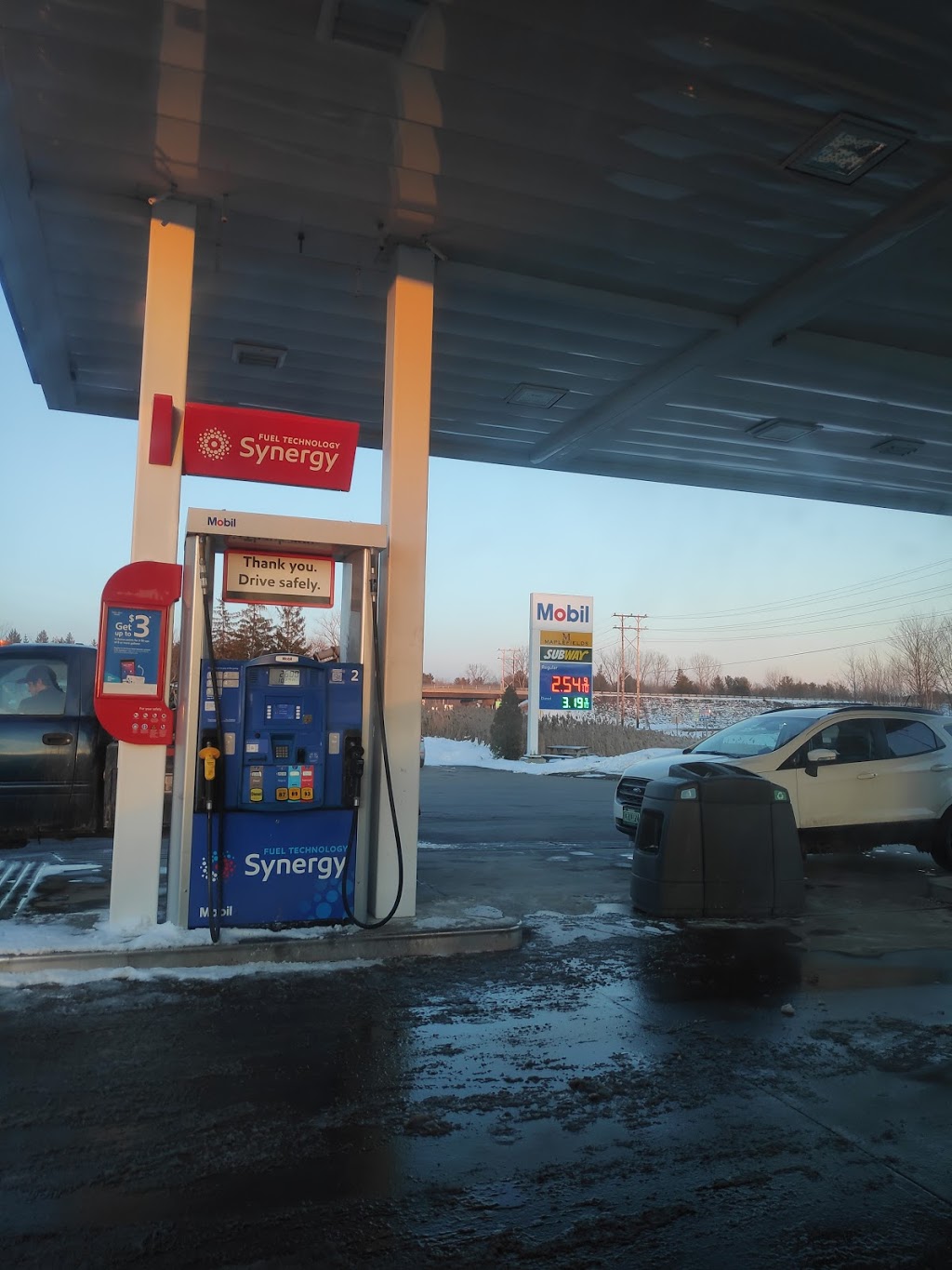 Mobil | 165 1st St, Swanton, VT 05488, USA | Phone: (802) 868-0090