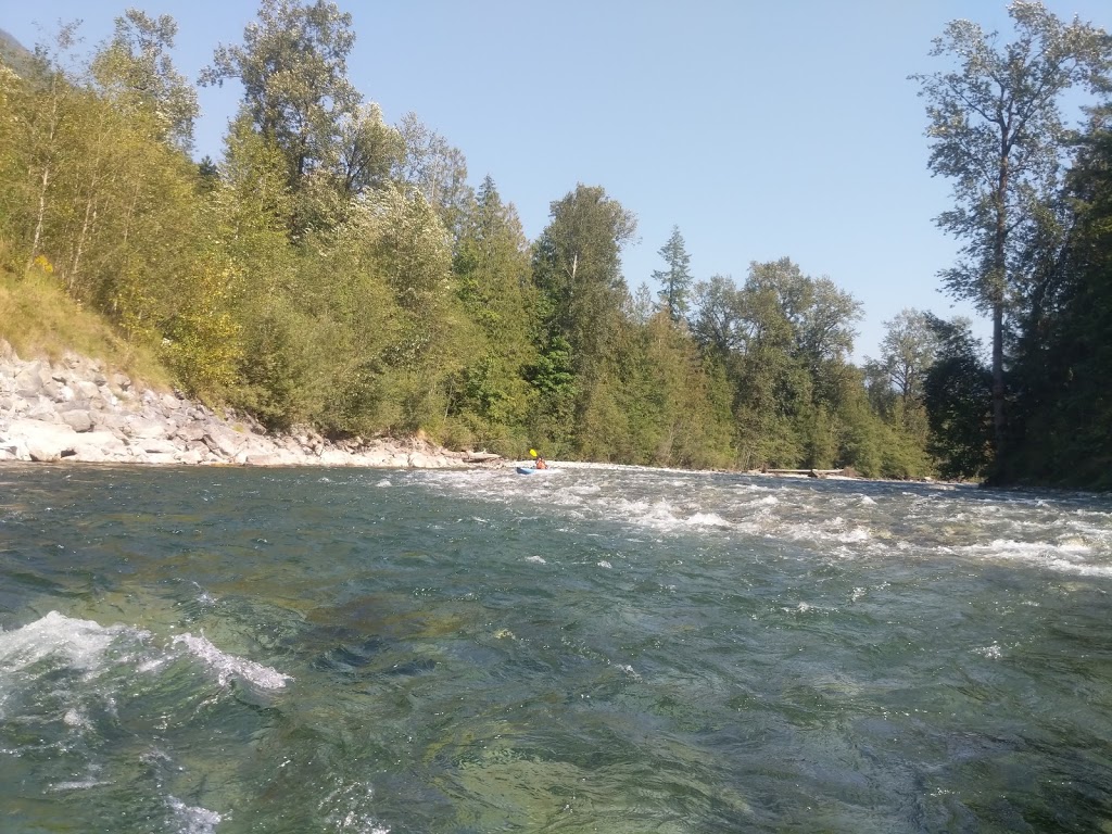 Chilliwack River Rafting | 49704 Chilliwack Lake Rd, Chilliwack, BC V4Z 1A7, Canada | Phone: (800) 410-7238