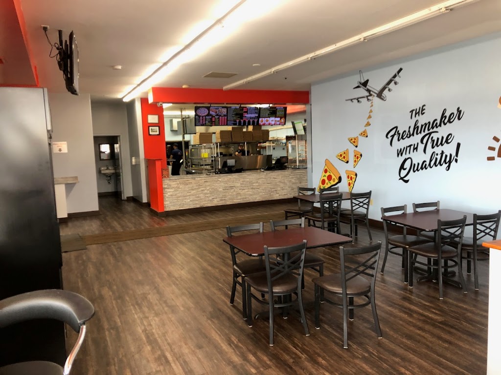 Stratford Pizza Corner | 1 Hopeton Rd, Stratford, PE C1B 1T6, Canada | Phone: (902) 894-5555