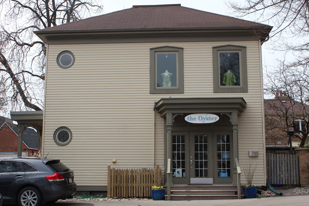 The Oyster | 460 Pearl St, Burlington, ON L7R 4G2, Canada | Phone: (905) 632-4199