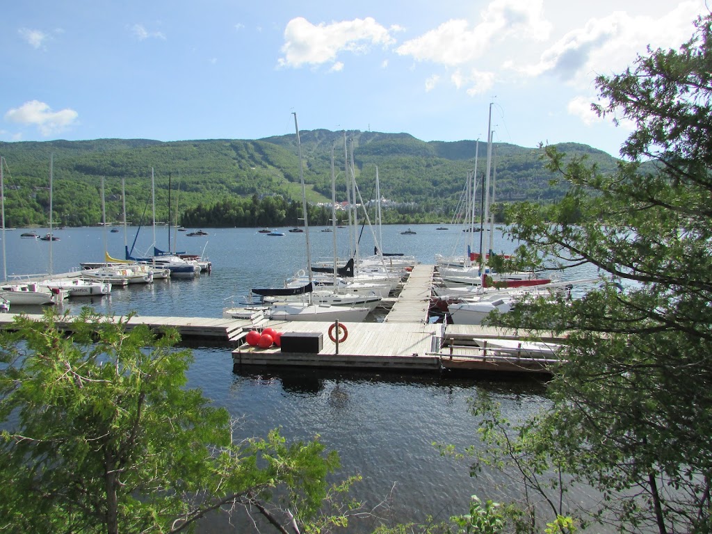 Auberge Le Refuge | 2672 Chem. du Village, Mont-Tremblant, QC J8E 1E9, Canada | Phone: (819) 681-7304