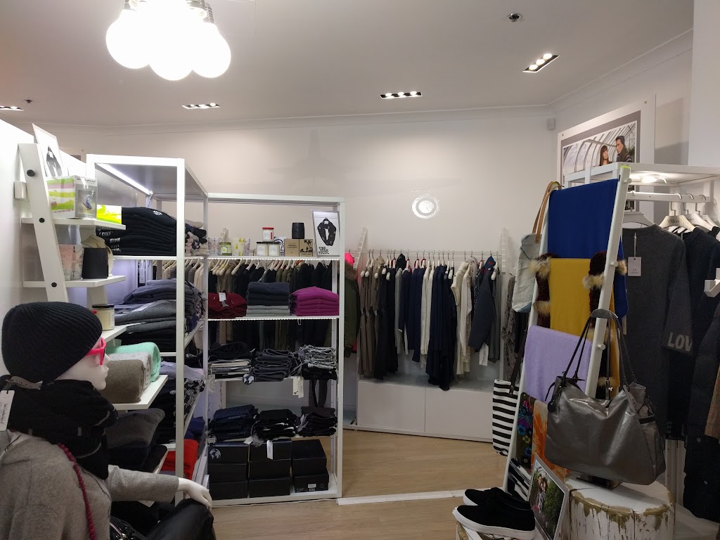 Layover | 903 Queen St W, Toronto, ON M6J 1G5, Canada | Phone: (647) 925-3003