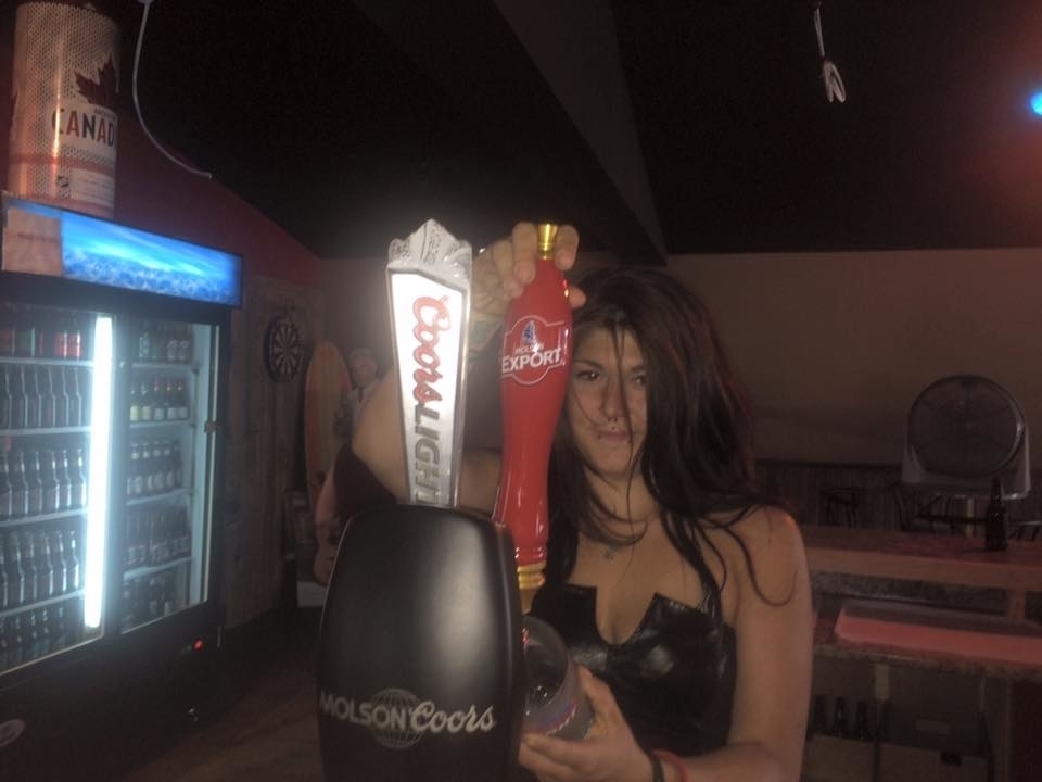 Bar Le Shooter | 8 Rue St François Xavier, Sainte-Anne-du-Lac, QC J0W 1V0, Canada | Phone: (819) 586-2216