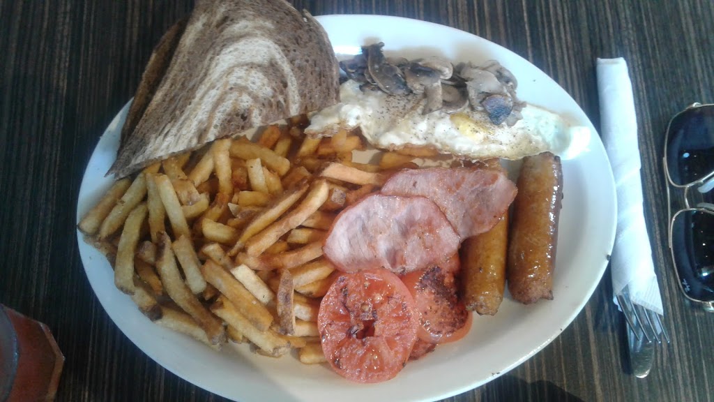 Flynns Irish Pub | 96 Main St, Penetanguishene, ON L9M 1T5, Canada | Phone: (705) 355-4782