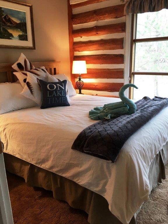 No Worries Chalet | 95 Viewmount Dr, Calabogie, ON K0J 1H0, Canada | Phone: (613) 297-1704