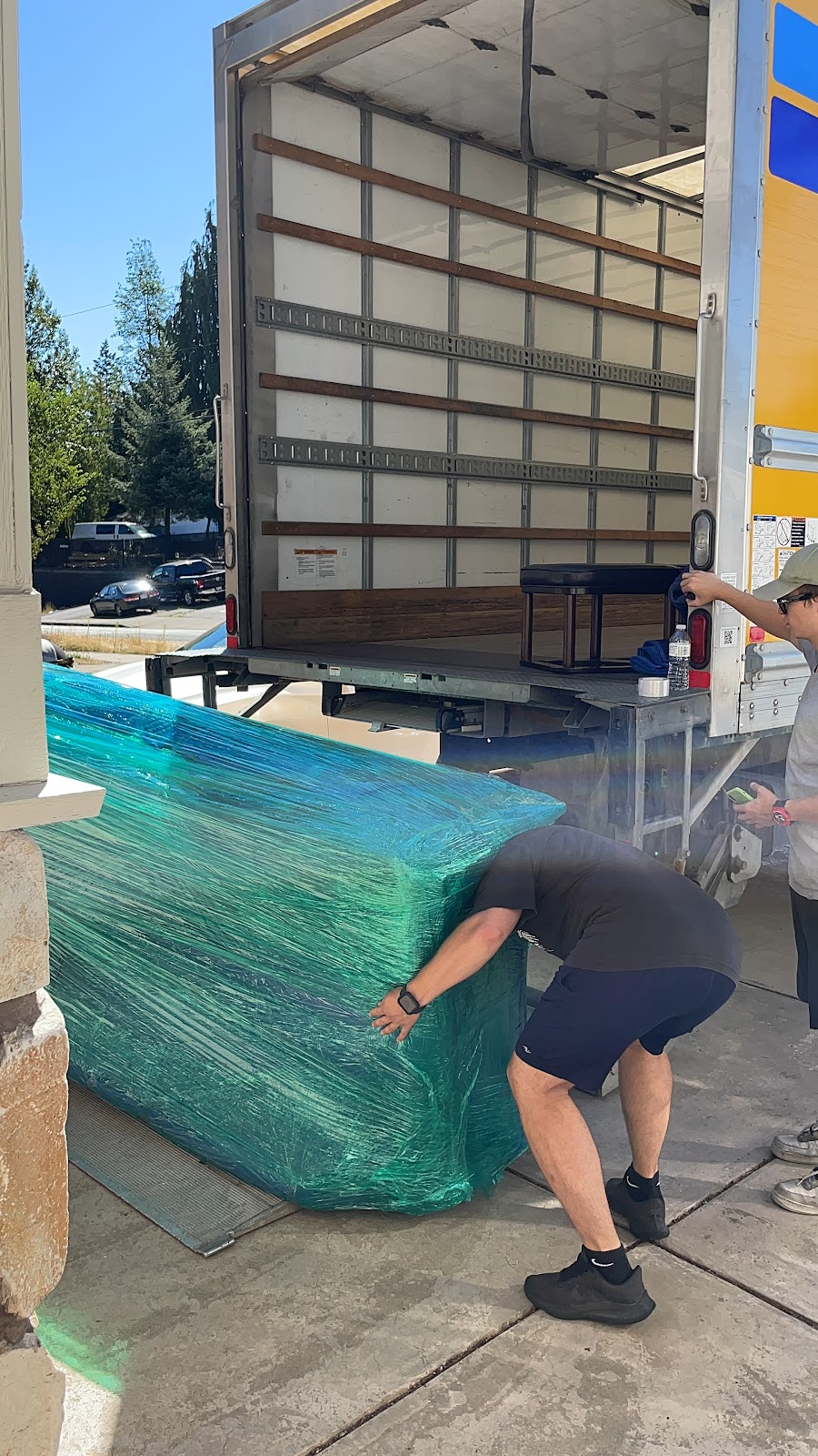 I & T Excellent Movers | 4690 Hawk Ln #414, Tsawwassen, BC V4M 0C4, Canada | Phone: (604) 720-0308