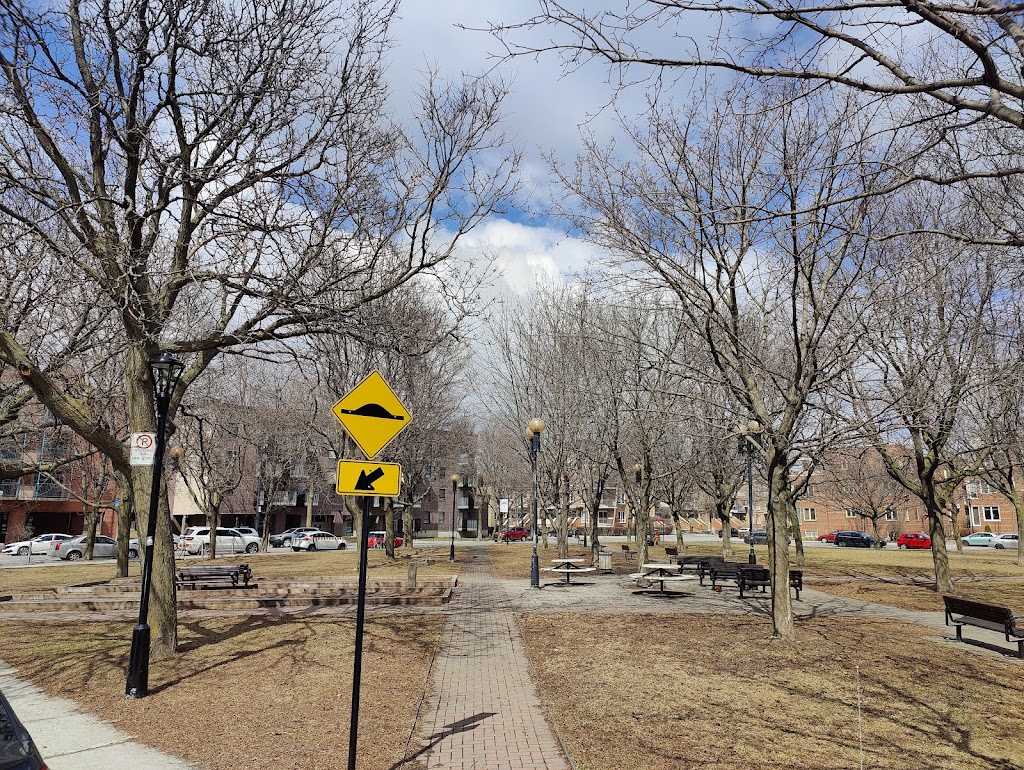 Parc Richard-Angus | 3451 Avenue du Mont-Royal E, Montréal, QC H1X 3H1, Canada | Phone: (514) 872-0311