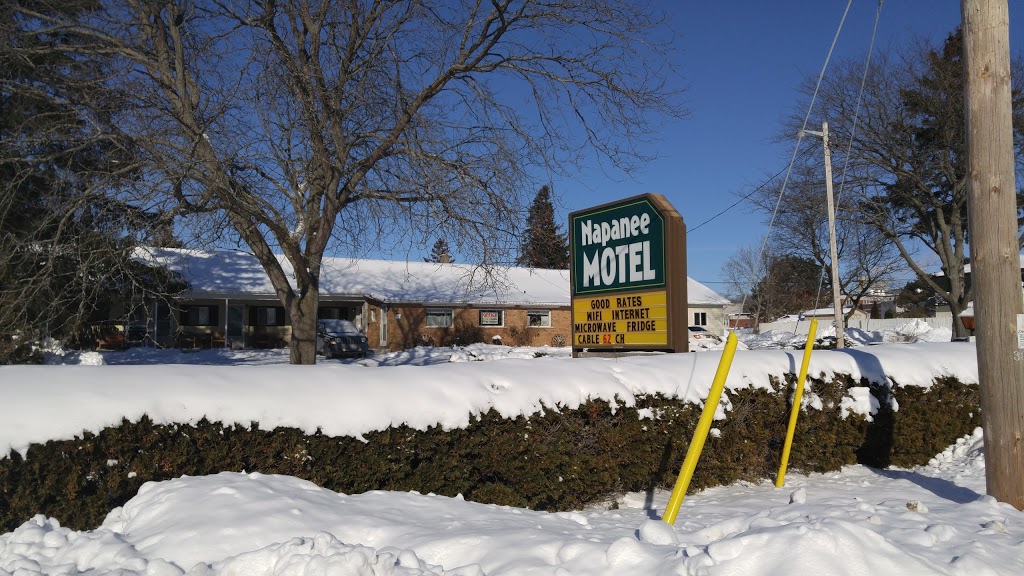 Napanee Motel | 361 Dundas St W #2, Napanee, ON K7R 2B5, Canada | Phone: (613) 354-5200