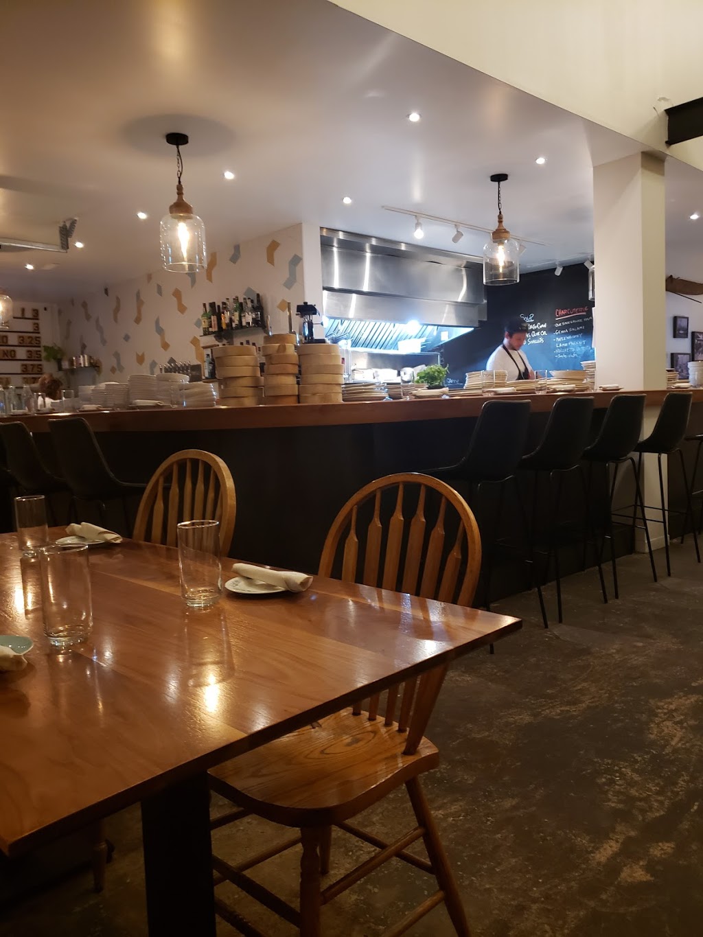 Bloomfield Public House Market | 257 Bloomfield Main St, Bloomfield, ON K0K 1G0, Canada | Phone: (613) 393-9292