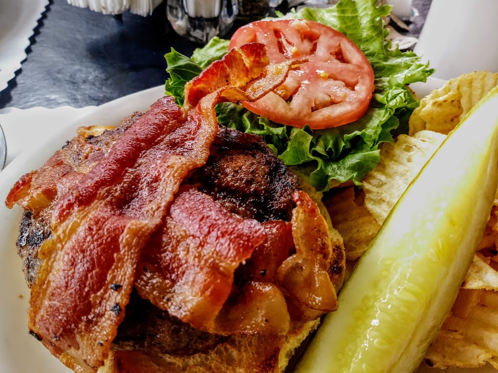 The Village Inn | 1488 Ferry Rd, Grand Island, NY 14072, USA | Phone: (716) 773-5030