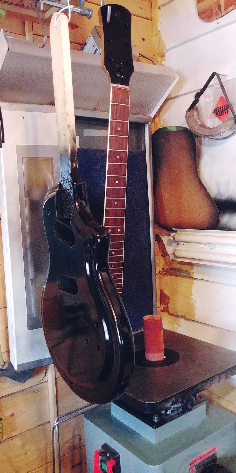 Luthier daniel authier | 695 Chemin de St Robert, Saint-Robert, QC J0G 1S0, Canada | Phone: (450) 881-1507