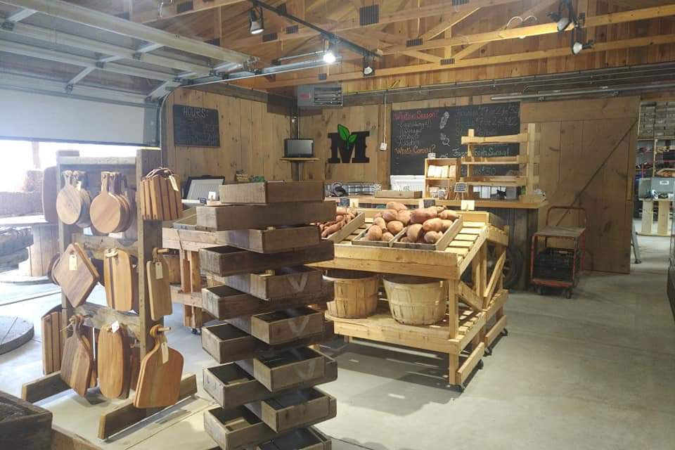 Maillouxs Farm Fresh | 500 Alma St, Amherstburg, ON N9V 2Y9, Canada | Phone: (519) 819-6192