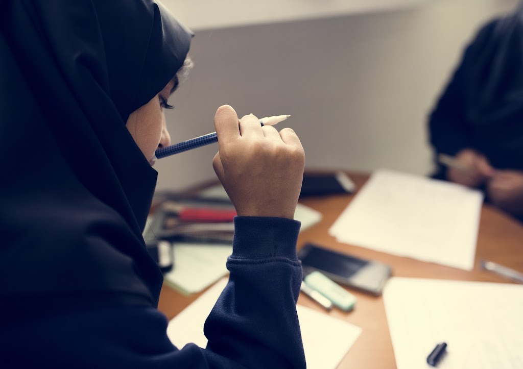 AL-MANARAT HIGH SCHOOL | 2550 Argentia Rd Unit 119, Mississauga, ON L5N 5R1, Canada | Phone: (647) 960-4832
