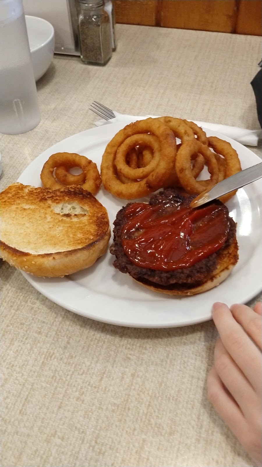 Lindas Eating Place & Coffee Shop | 1027 Bayfield St, Midhurst, ON L9X 0N1, Canada | Phone: (705) 739-8671