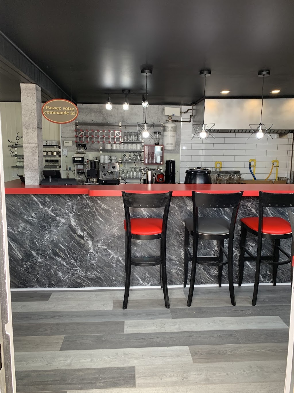 Resto+Bistro Pizzaiolo | 2340 Rang Versailles, Saint-Côme, QC J0K 2B0, Canada | Phone: (450) 883-3777