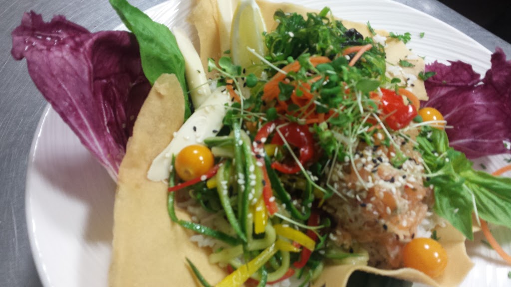 Batifol Bar & Grill | 3401 Boulevard Sainte-Anne, Québec, QC G1E 3L4, Canada | Phone: (418) 666-5141