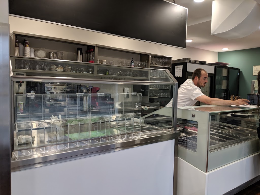 Dug & Bettys Ice Creamery / Crèmerie de Glace | 309 Des Meurons St, Winnipeg, MB R2H 0V2, Canada | Phone: (204) 417-0026