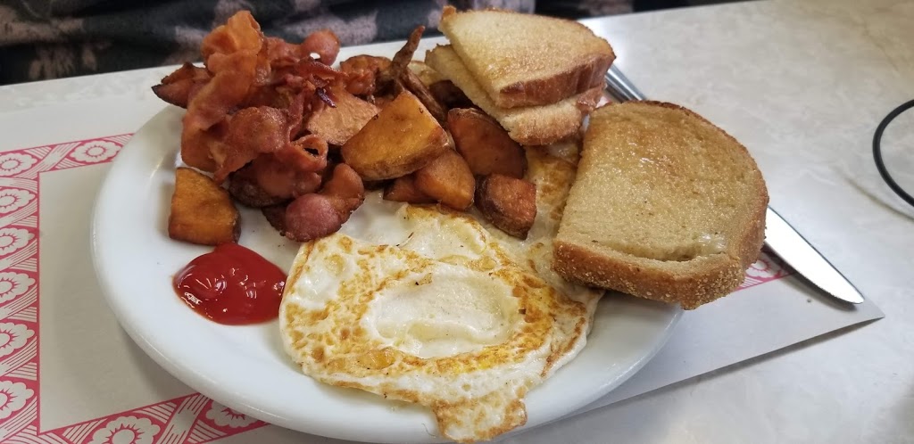 Boos Bar & Eatery | 2980 King St, Vineland, ON L0R 2C0, Canada | Phone: (905) 562-4328