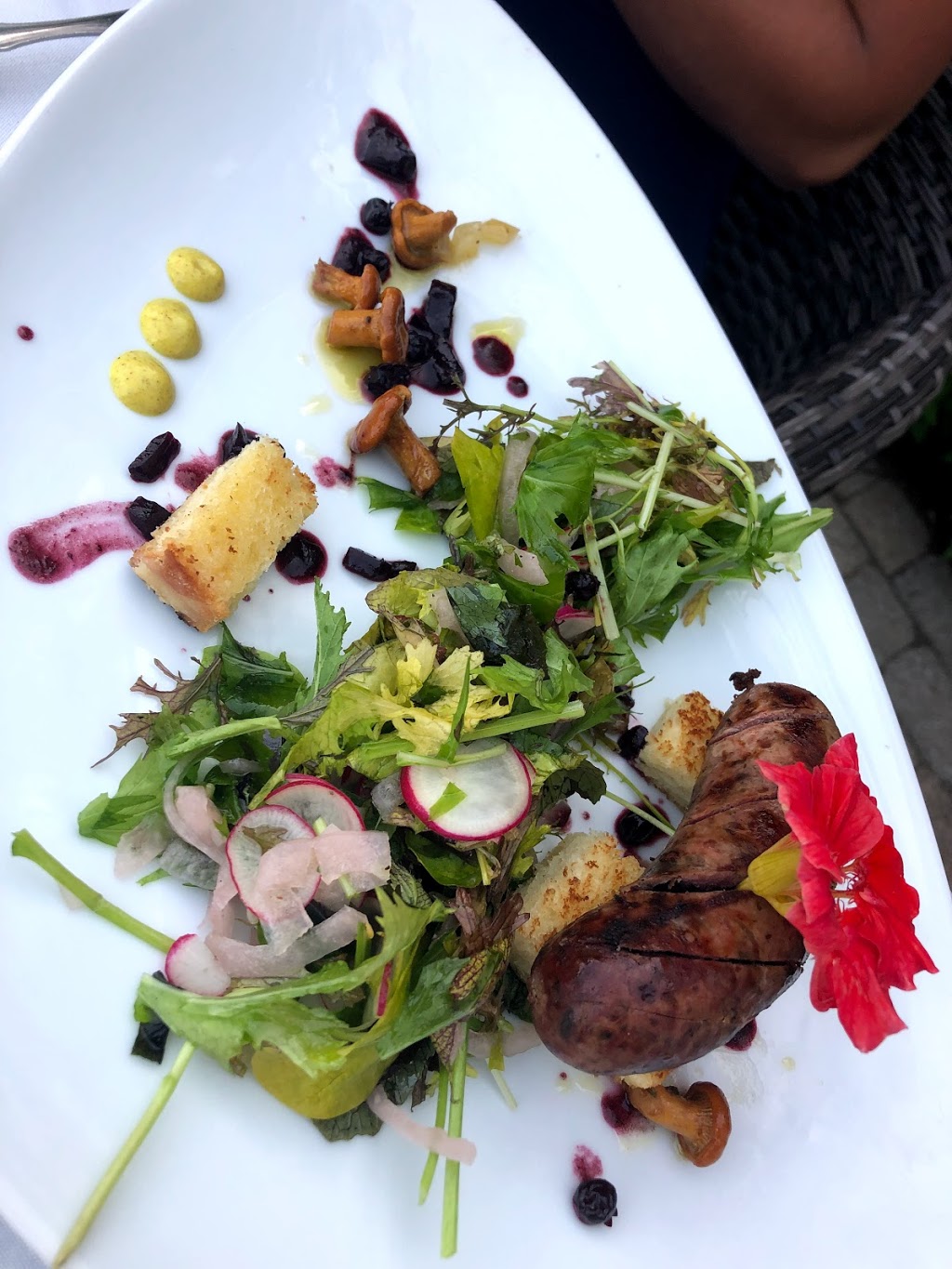 Recto-Verso Restaurant Traiteur | 814 Chemin Pierre Péladeau, Sainte-Adèle, QC J8B 1Z4, Canada | Phone: (450) 229-9555