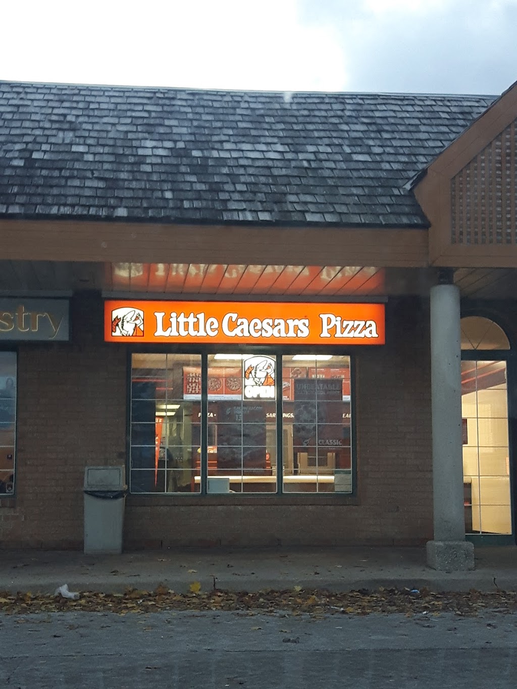 Little Caesars Pizza | 3100 Winston Churchill Blvd, Mississauga, ON L6L 2V7, Canada | Phone: (905) 569-7070