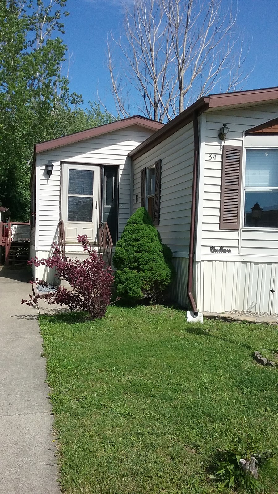 Eagle Crest Mobile Home | 3629 Big Tree Rd, Hamburg, NY 14075, USA | Phone: (716) 627-5587